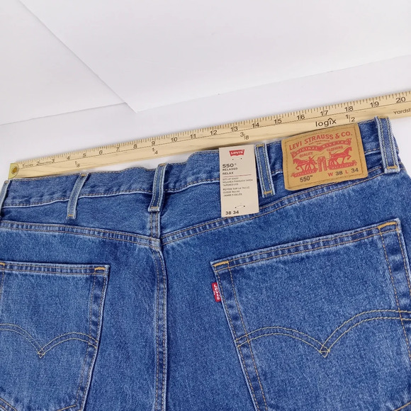 Levi's 550 Jeans Mens Size 38x34 Blue Relaxed Fit Denim Tapered Leg Medium Wash - Picture 4 of 8
